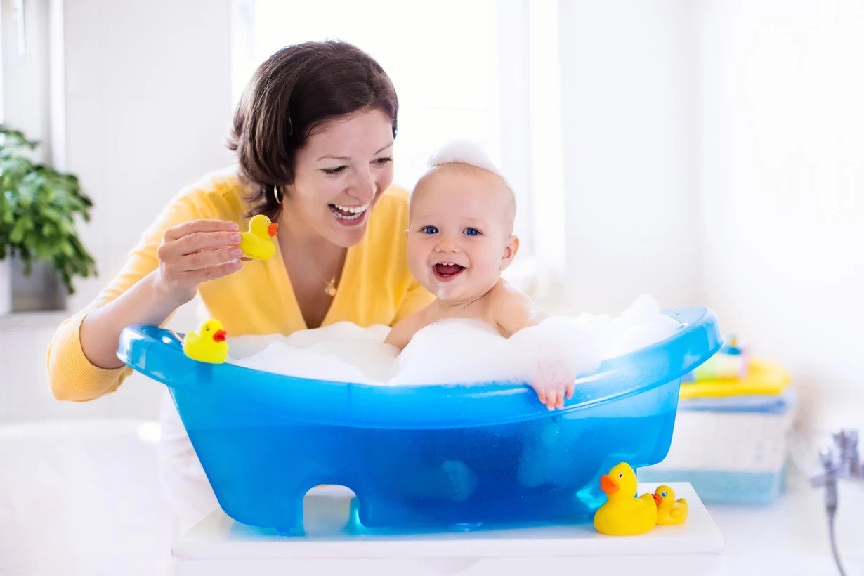 Smooth Plastic Baby Bathtub